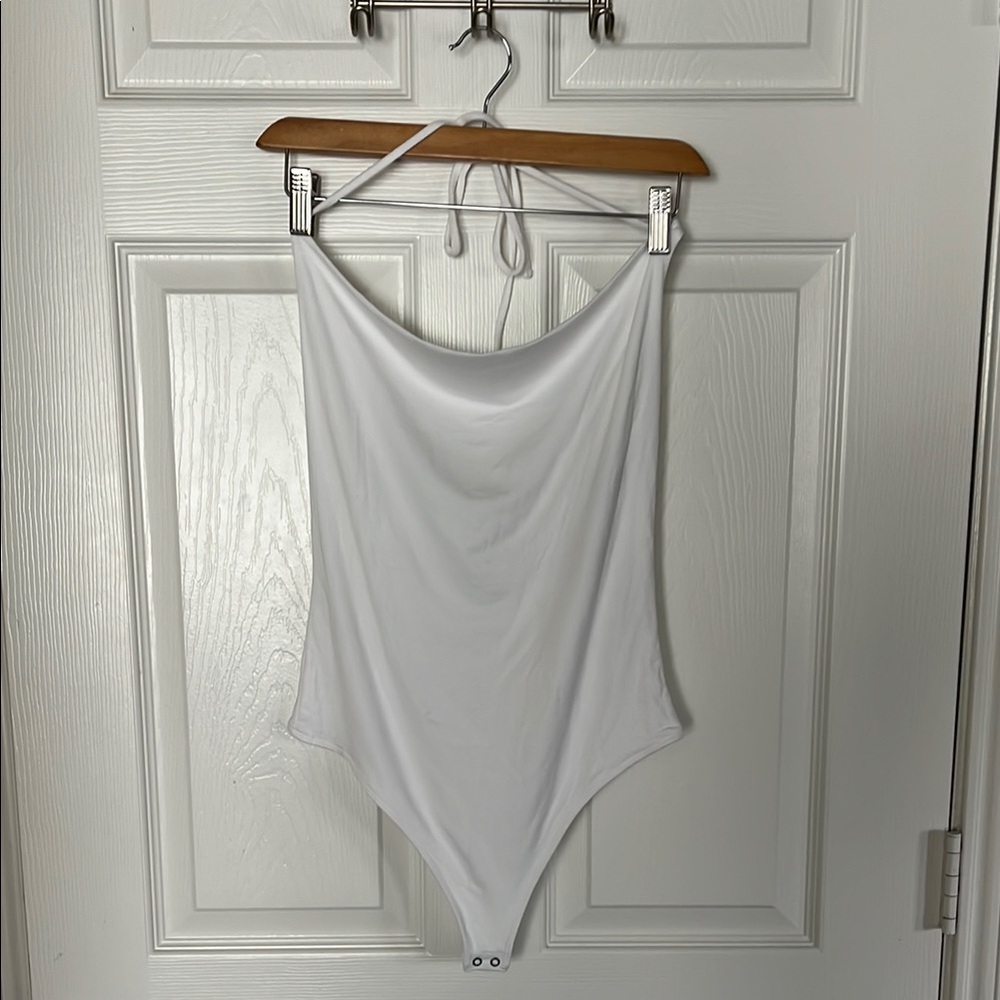 NWT Abercrombie & Fitch Women’s White Bodysuit Size Medium